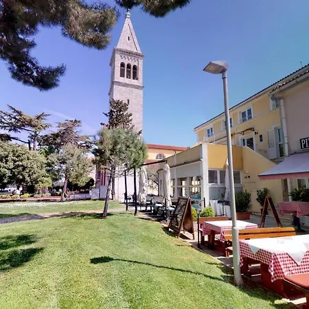 Emily With Sea & Park View Appartement Novigrad Istria