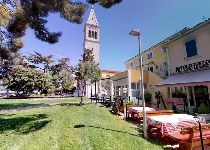 Emily With Sea & Park View Apartamento Novigrad Istria
