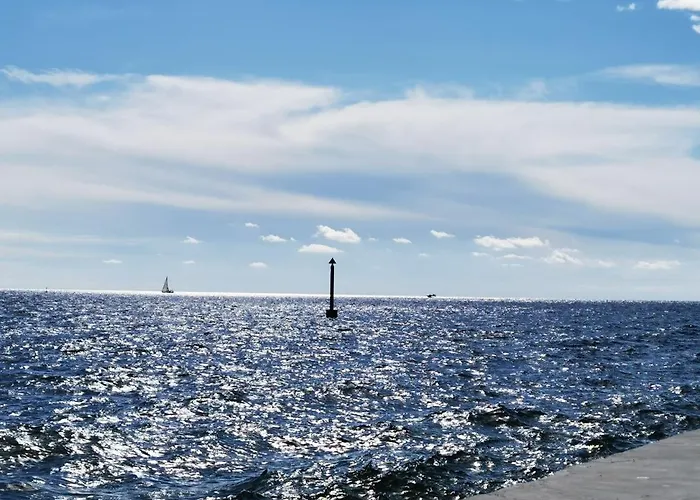 Emily With Sea & Park View Appartement Novigrad Istria