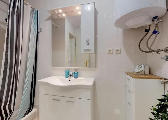 Emily With Sea & Park View * Novigrad Istria