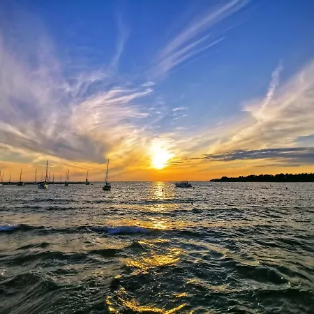 Emily Deluxe Superior 5 Star Apartment, Your Piece Of Heaven With Sea & Park View * Novigrad Istria