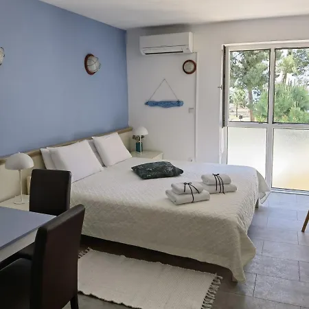 Emily Deluxe Superior 5 Star Apartment, Your Piece Of Heaven With Sea & Park View * Novigrad Istria