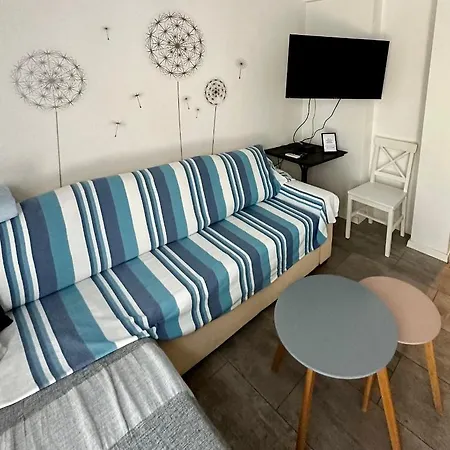 Διαμέρισμα Emily Deluxe Superior 5 Star Apartment, Your Piece Of Heaven With Sea & Park View